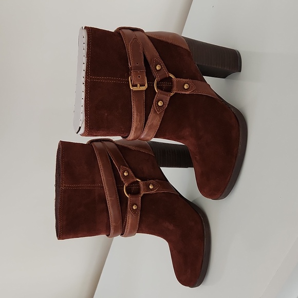 UGG Dandridge Boots 5 - Picture 4 of 14